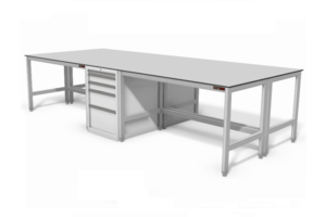 vlak werkeiland met centraal geplaatste schuifladekasten