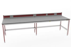elektrotafel met energiegoot en teruggesprongen middenstaanders