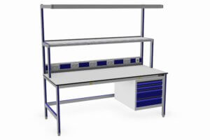 opstandtafel met hoge opstand, energiegoot, verlichting en ladekast