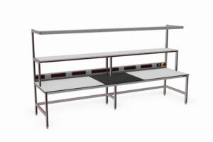 testtafel met een zwart middendeel, energiegoot en verlichting