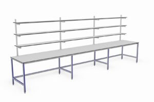 werktafel (6 meter) voorzien van drie verstelbare opstanden