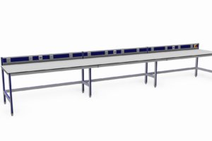 werktafel 6 meter met energiegoten en teruggesprongen middenstaanders